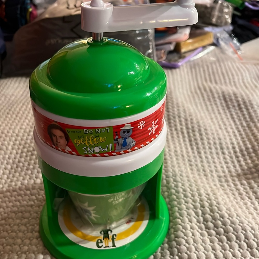 New Snowcone Machine , the Elf Snow Cone Machine !